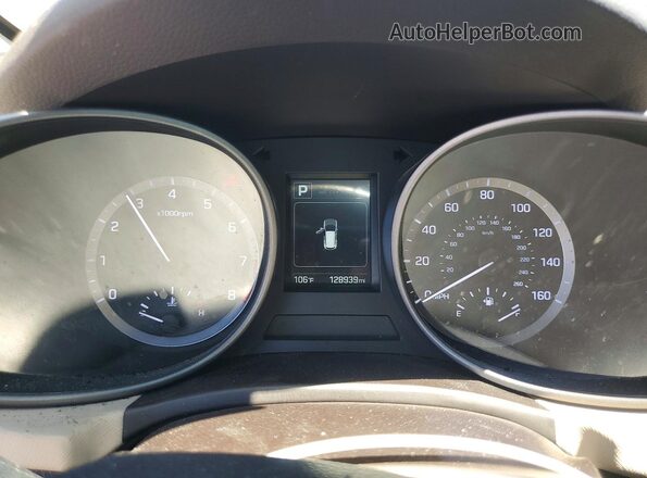 5NMZT3LB6HH027924 2017 HYUNDAI SANTA White ხელსაწყოთა პანელის ხედი