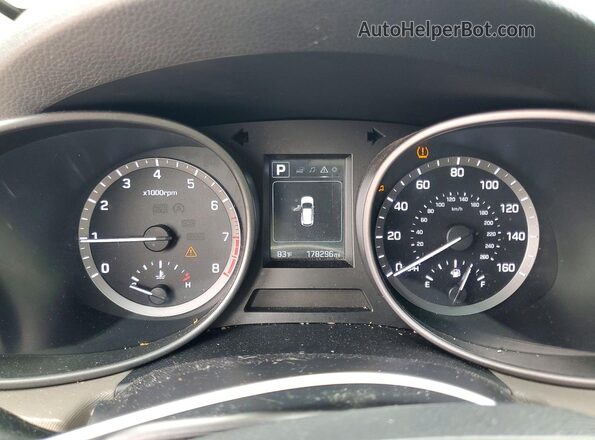 5NMZT3LB9HH010549 2017 HYUNDAI SANTA Gray Սարքավորումների վահանակի տեսք