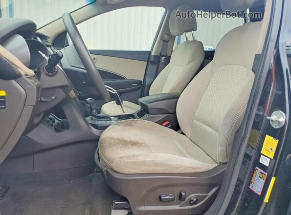 5NMZUDLB0HH011074 2017 HYUNDAI SANTA Черный Вид салона спереди