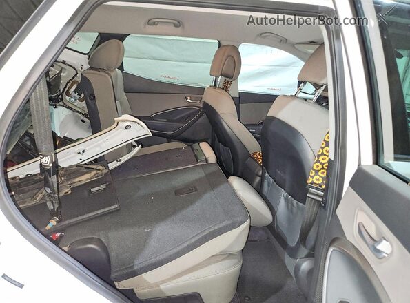 5NMZUDLB3JH082033 2018 HYUNDAI SANTA Белый Вид задней части салона