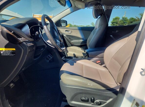 5NMZUDLBXHH008134 2017 HYUNDAI SANTA White Front interior view