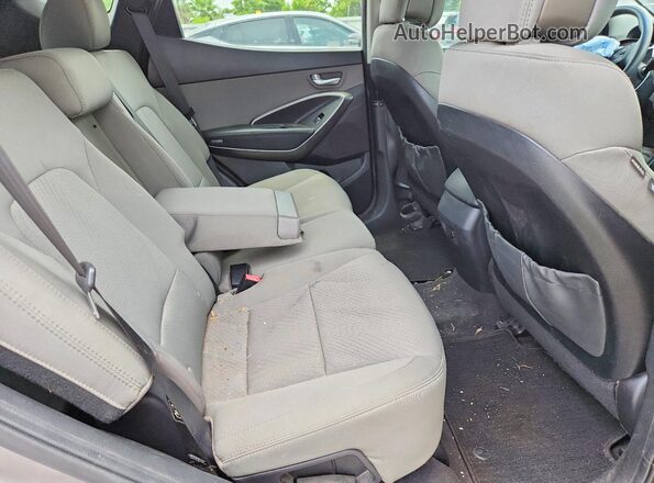 5NMZUDLBXJH074382 2018 HYUNDAI SANTA Gray Rear seats view