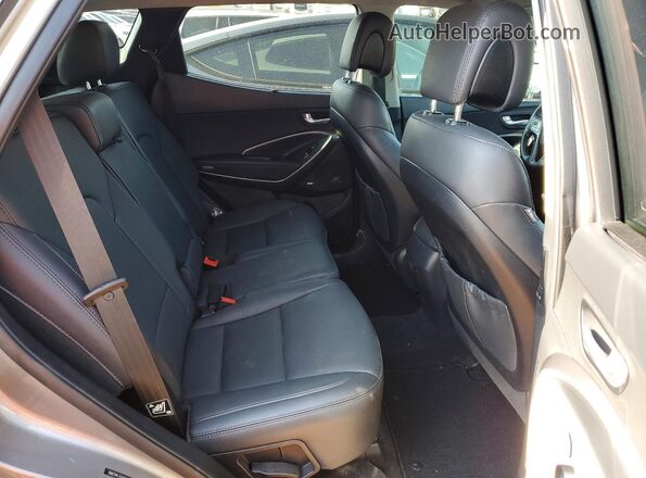 5NMZW4LAXHH044827 2017 HYUNDAI SANTA Silver Widok wnętrza z tyłu