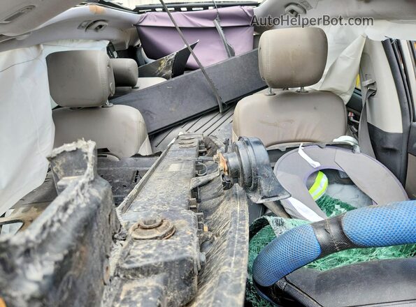 5NMZWDLA4HH042717 2017 HYUNDAI SANTA Silver Rear seats view