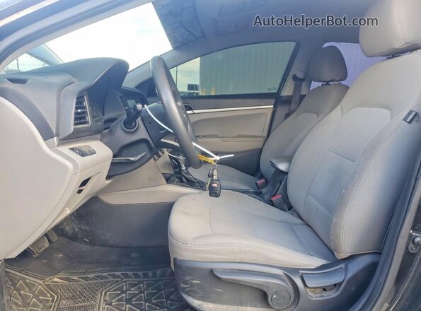 5NPD74LF0KH456509 2019 HYUNDAI ELANTRA Черный Вид салона спереди
