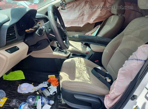 5NPD74LF0KH486240 2019 HYUNDAI ELANTRA White Front interior view