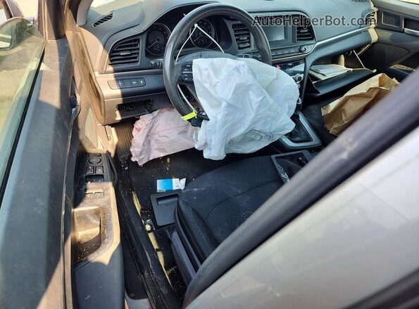 5NPD74LF0LH589496 2020 HYUNDAI ELANTRA Silver Dashboard view