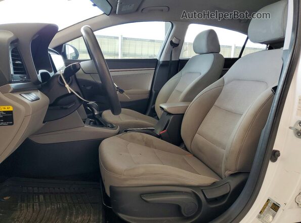 5NPD74LF1HH100109 2017 HYUNDAI ELANTRA Белый Вид салона спереди