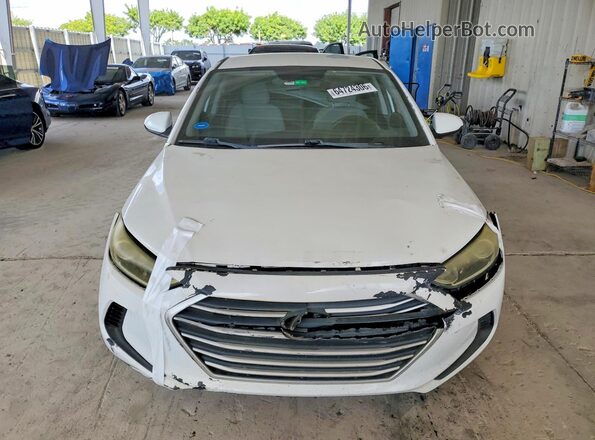 5NPD74LF1HH100109 2017 HYUNDAI ELANTRA Белый Вид спереди