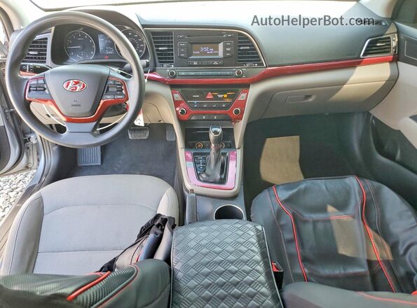 5NPD74LF1HH138567 2017 HYUNDAI ELANTRA Серебряный Вид панели приборов