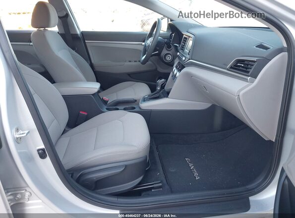 5NPD74LF1KH493083 2019 HYUNDAI ELANTRA Silver Вид салону спереду