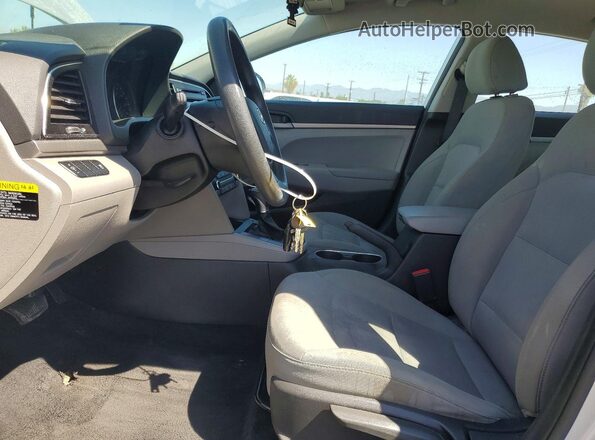 5NPD74LF3HH098024 2017 HYUNDAI ELANTRA Silver Widok wnętrza z przodu