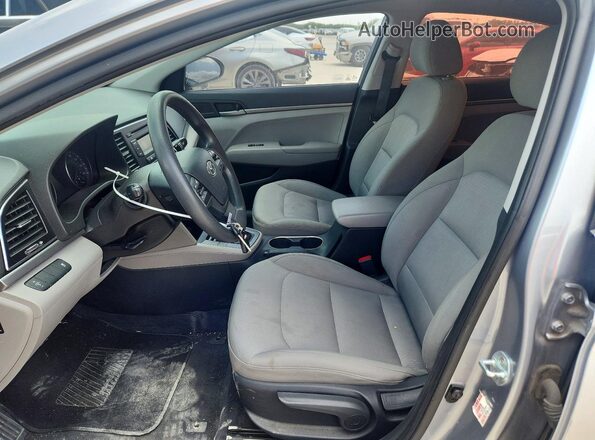 5NPD74LF3HH127313 2017 HYUNDAI ELANTRA Серебряный Вид салона спереди