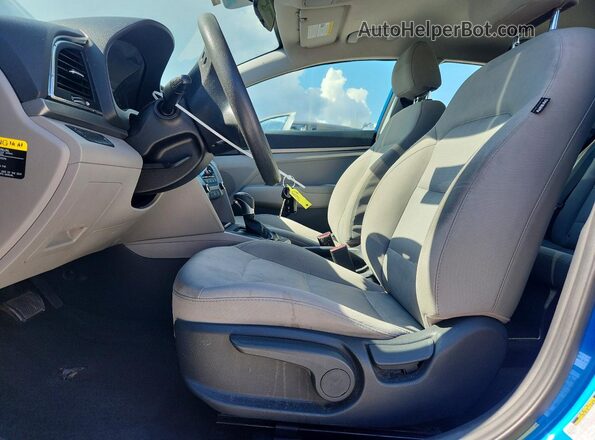 5NPD74LF3HH168475 2017 HYUNDAI ELANTRA Blue Front interior view