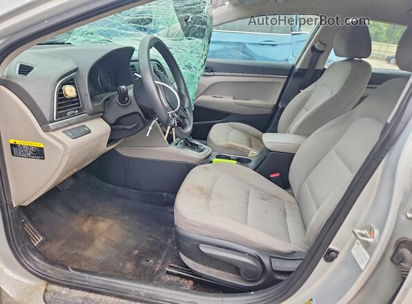 5NPD74LF3HH172588 2017 HYUNDAI ELANTRA Silver წინა სალონის ხედი