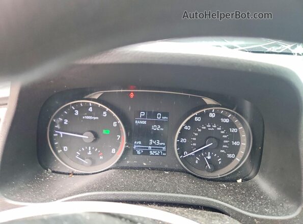 5NPD74LF3HH172588 2017 HYUNDAI ELANTRA Silver ხელსაწყოთა პანელის ხედი