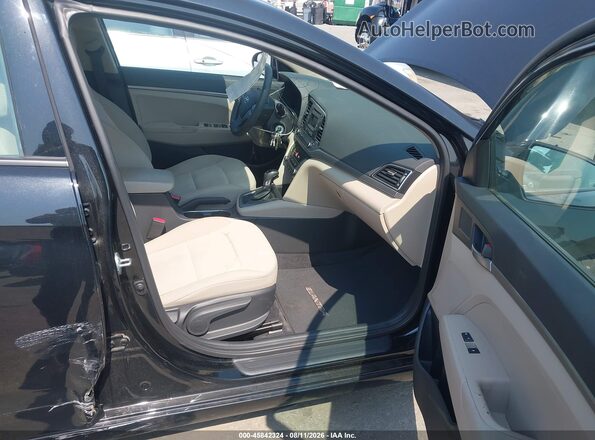 5NPD74LF3JH225151 2018 HYUNDAI ELANTRA Черный Вид салона спереди