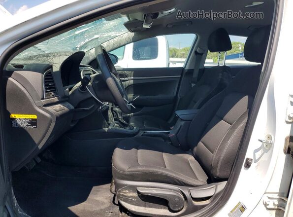 5NPD74LF3JH234836 2018 HYUNDAI ELANTRA Белый Вид салона спереди
