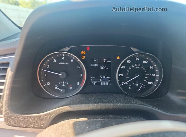 5NPD74LF3JH271790 2018 HYUNDAI ELANTRA Black ხელსაწყოთა პანელის ხედი
