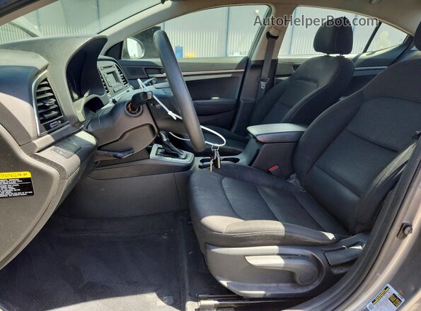 5NPD74LF3JH310734 2018 HYUNDAI ELANTRA Silver წინა სალონის ხედი