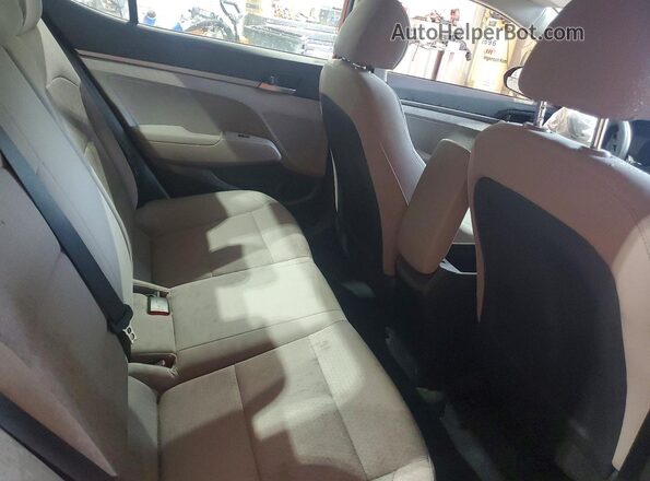 5NPD74LF3JH378595 2018 HYUNDAI ELANTRA Red Հետևի նստատեղերի տեսք