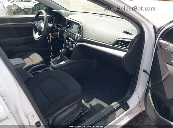 5NPD74LF3KH493120 2019 HYUNDAI ELANTRA Белый Вид салона спереди