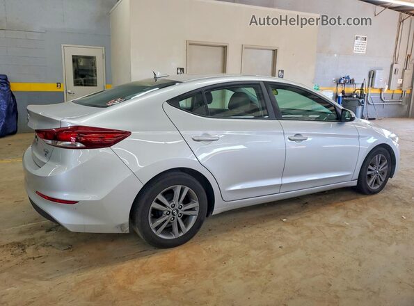 5NPD74LF4HH212077 2017 HYUNDAI ELANTRA Серебряный Задняя правая четверть