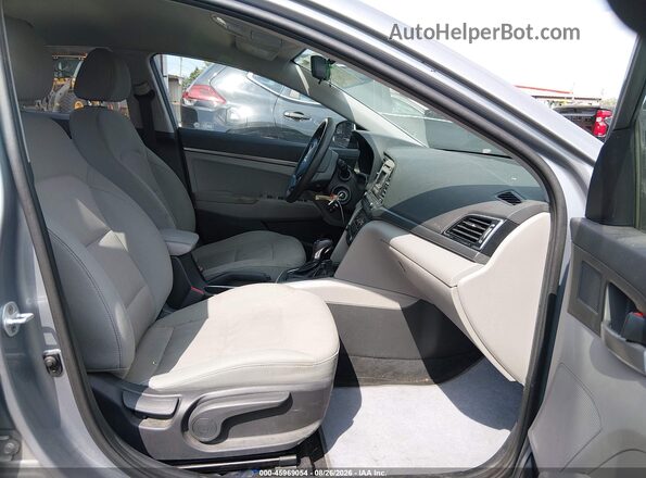 5NPD74LF5HH066563 2017 HYUNDAI ELANTRA Gray Vista interior delantera