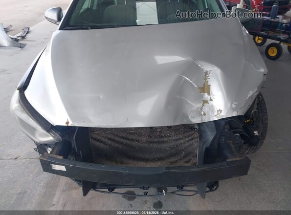 5NPD74LF5HH205297 2017 HYUNDAI ELANTRA Silver Rear interior view