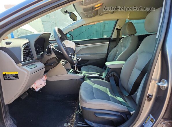 5NPD74LF5JH275629 2018 HYUNDAI ELANTRA Gray Vista interior delantera