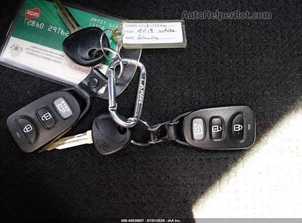 5NPD74LF5KH479946 2019 HYUNDAI ELANTRA White Widok deski rozdzielczej