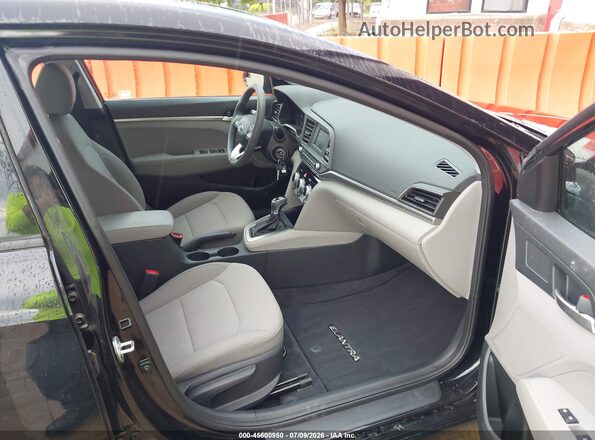 5NPD74LF5KH485861 2019 HYUNDAI ELANTRA Black Вид салону спереду