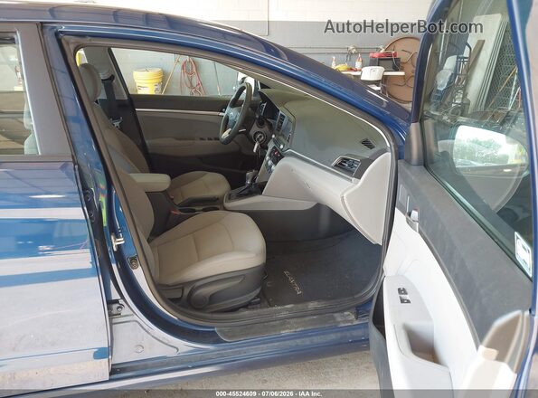 5NPD74LF5LH609788 2020 HYUNDAI ELANTRA Синий Вид салона спереди