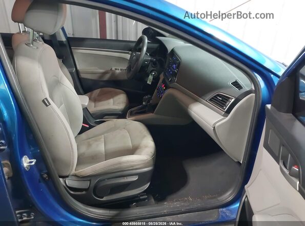 5NPD74LF6HH184590 2017 HYUNDAI ELANTRA Blue Front interior view