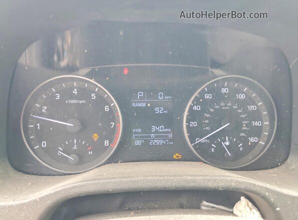 5NPD74LF7HH175266 2017 HYUNDAI ELANTRA Silver ხელსაწყოთა პანელის ხედი