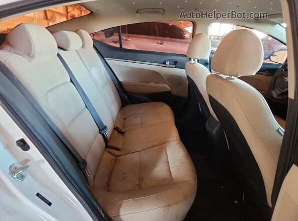 5NPD74LF7JH281142 2018 HYUNDAI ELANTRA White Vista de los asientos traseros