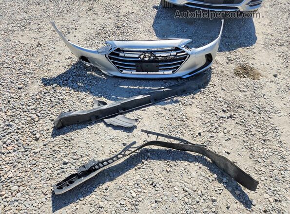 5NPD74LF7JH285336 2018 HYUNDAI ELANTRA Silver ძრავის განყოფილების ხედი
