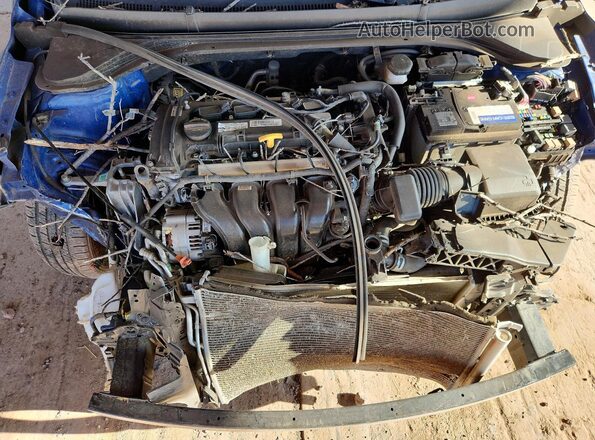 5NPD74LF7LH601692 2020 HYUNDAI ELANTRA Blue Rear interior view