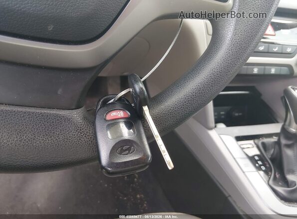 5NPD74LF8HH165796 2017 HYUNDAI ELANTRA White წინა პანელის ხედი