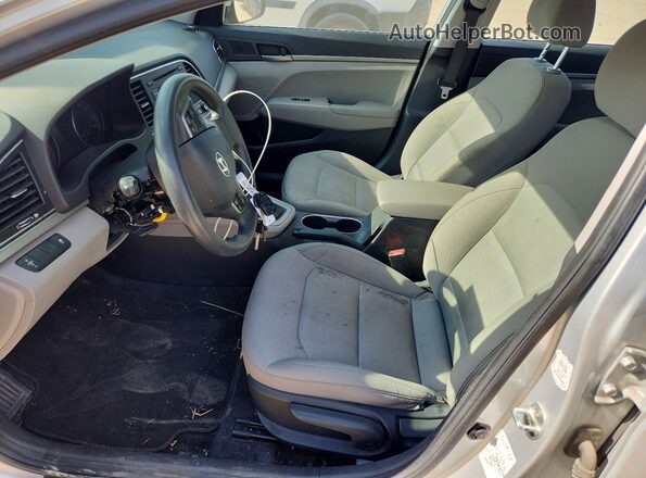 5NPD74LF8HH199589 2017 HYUNDAI ELANTRA Silver Вид салону спереду