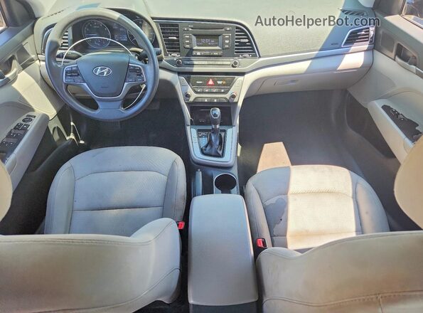 5NPD74LF8JH289637 2018 HYUNDAI ELANTRA Черный Вид панели приборов