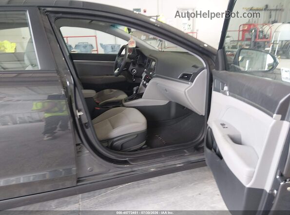5NPD74LF8LH601930 2020 HYUNDAI ELANTRA Черный Вид салона спереди
