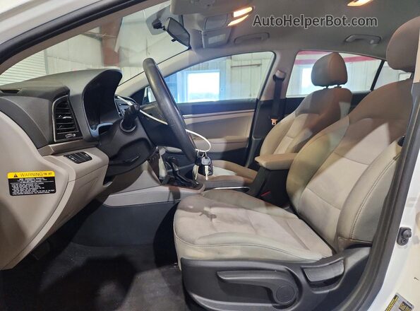 5NPD74LF9HH098917 2017 HYUNDAI ELANTRA White Vista interior delantera