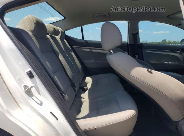 5NPD74LF9HH186155 2017 HYUNDAI ELANTRA White Widok tylnych siedzeń