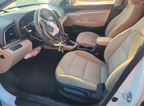 5NPD74LF9JH289033 2018 HYUNDAI ELANTRA White Front interior view