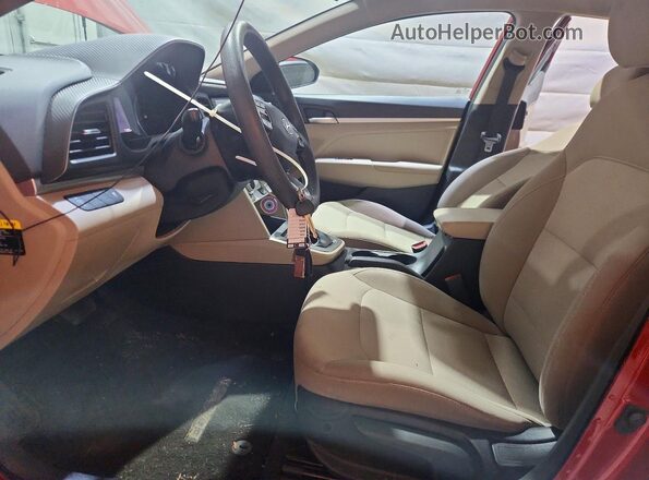 5NPD74LF9KH425095 2019 HYUNDAI ELANTRA Red Вид салону спереду