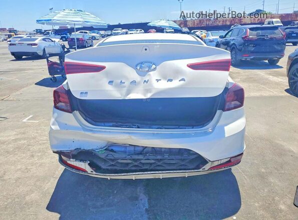 5NPD74LF9KH428997 2019 HYUNDAI ELANTRA White უკანა ხედი