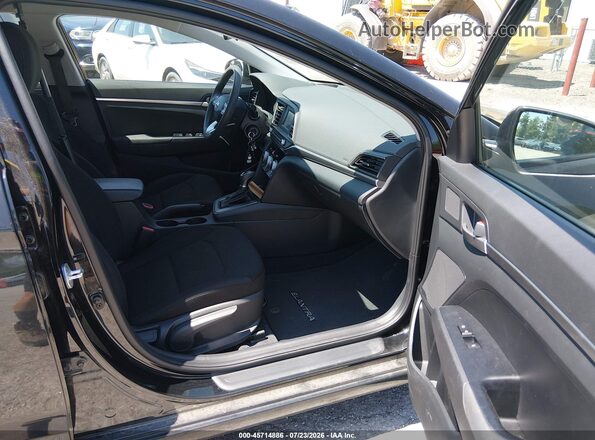 5NPD74LF9KH489119 2019 HYUNDAI ELANTRA Черный Вид салона спереди