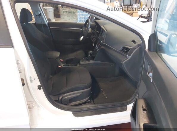 5NPD74LF9LH610653 2020 HYUNDAI ELANTRA Белый Вид салона спереди