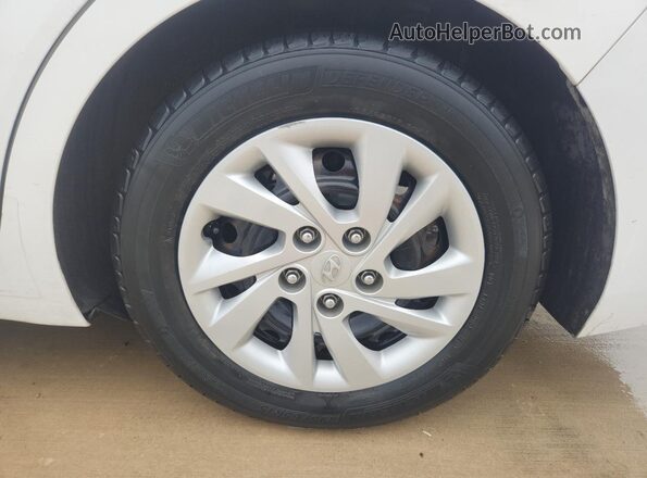 5NPD74LFXHH196662 2017 HYUNDAI ELANTRA White 